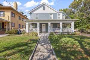 featured image of 601 4th Ave Apt 1 #1