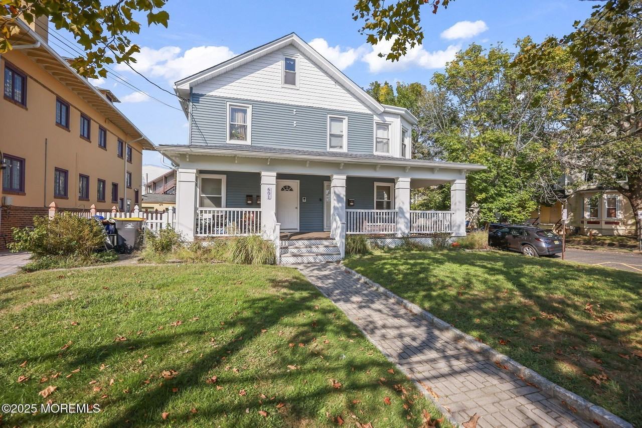 601 Fourth Avenue #1 - Photo 3 of 39