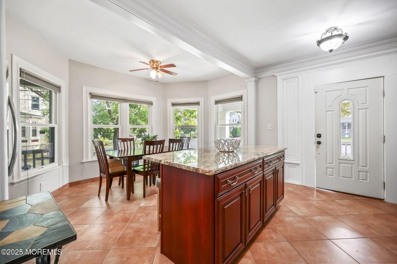 601 4th Ave #1 - Photo 7 of 19