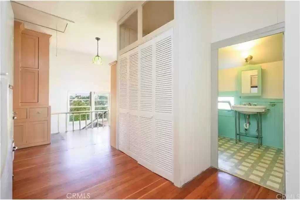 384 W 15th St - Photo 7 of 28