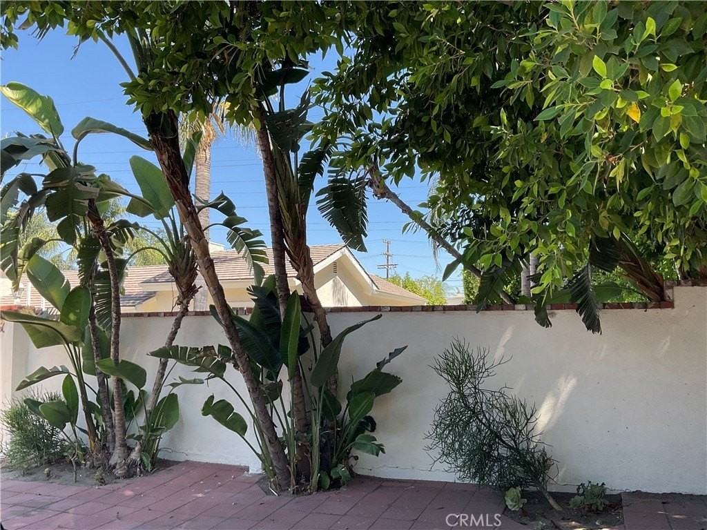 5508 Wilbur Ave - Photo 4 of 23