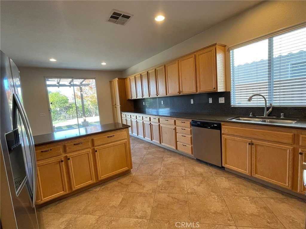 31556 Umbria Ln - Photo 4 of 14