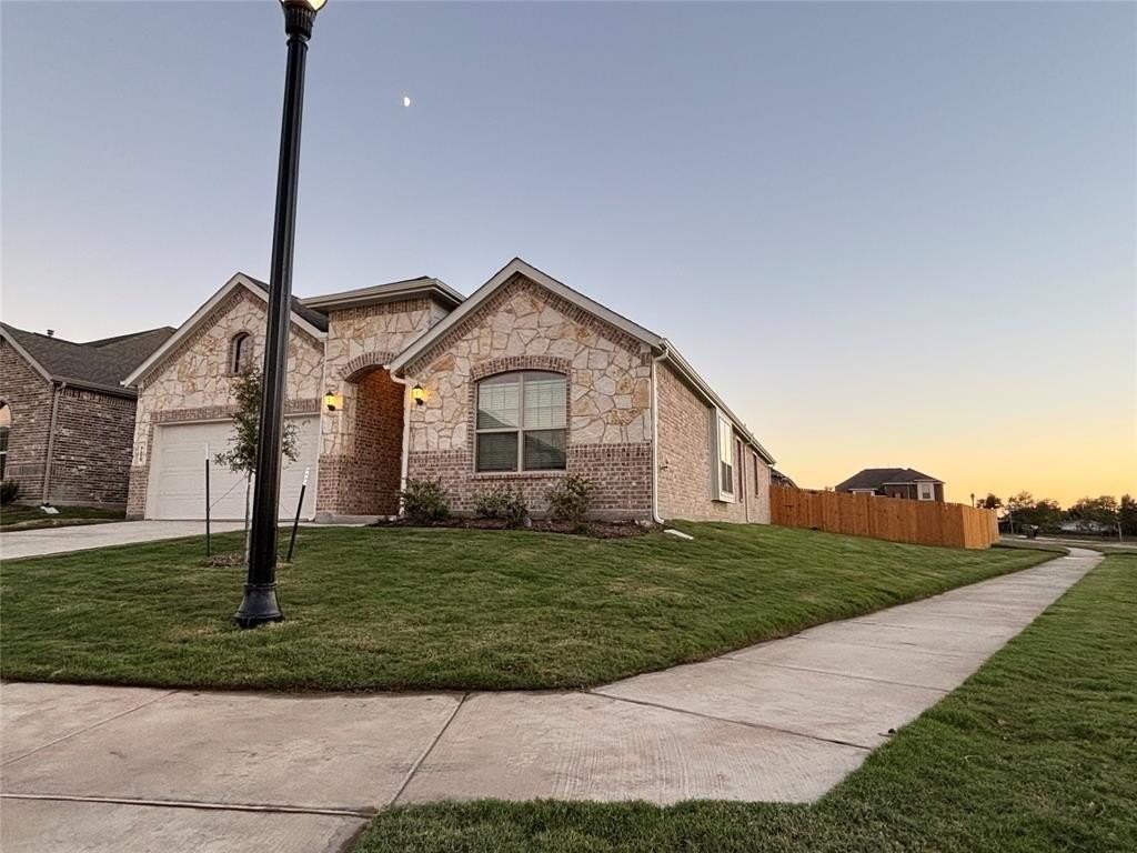 708 Enys Way - Photo 2 of 26