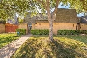 featured image of 2808 Barrow St