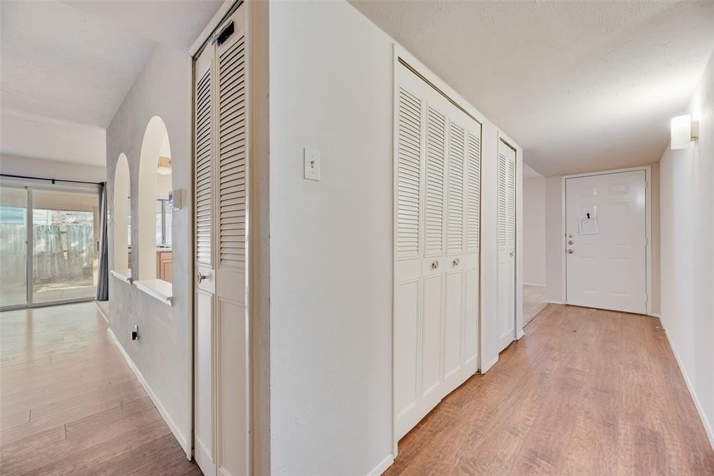 1429 Whitehall Dr - Photo 5 of 23