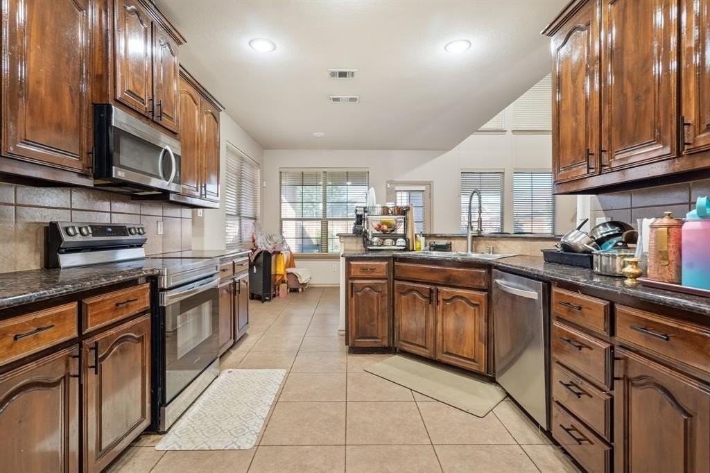 1620 Secretariat Ln - Photo 6 of 31