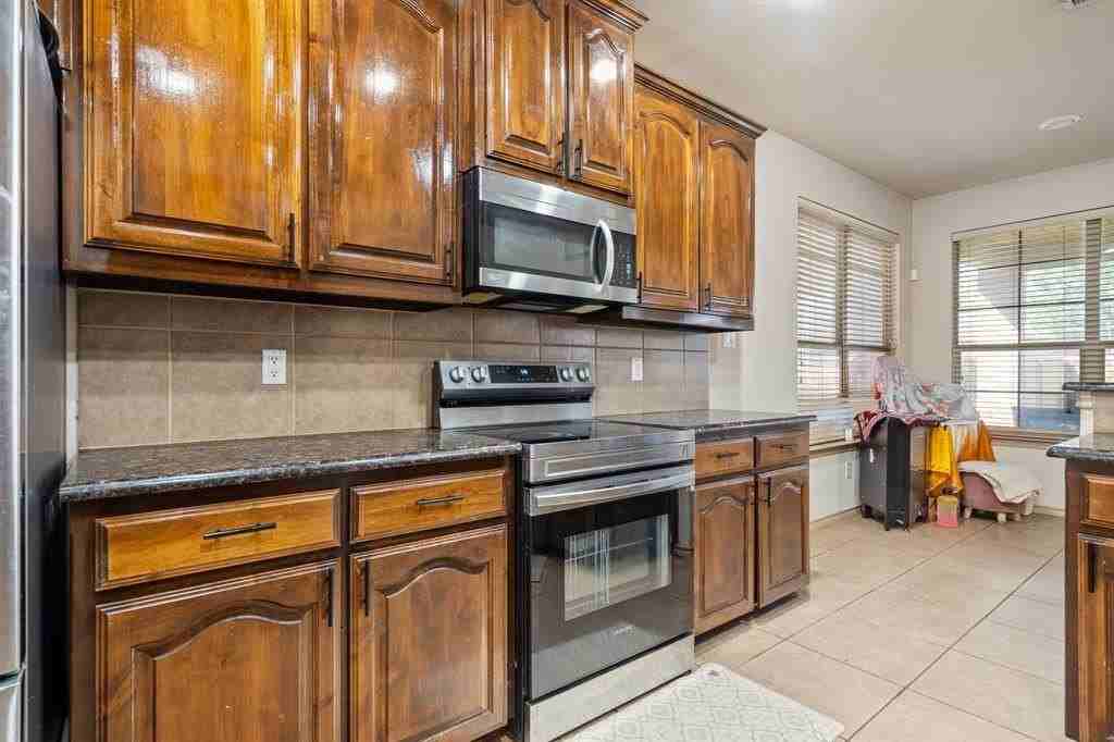 1620 Secretariat Ln - Photo 7 of 31