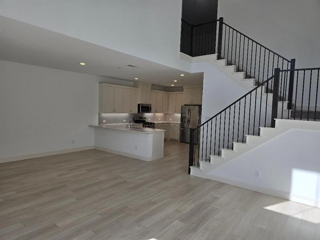 2820 Maidenhair Ln - Photo 4 of 23