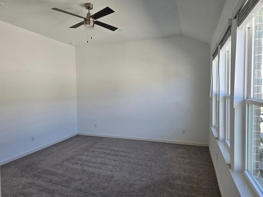 2820 Maidenhair Ln - Photo 5 of 23