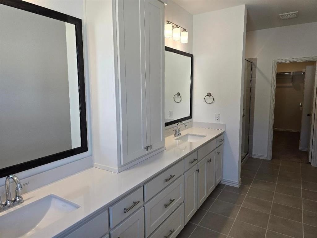 2820 Maidenhair Ln - Photo 7 of 23