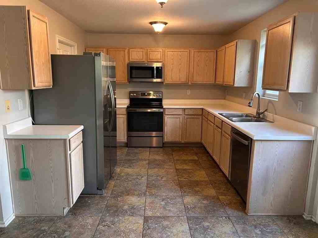 12864 Cowper Dr - Photo 7 of 28