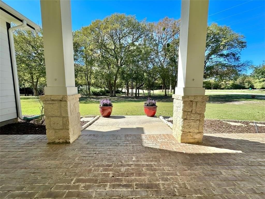 1924 Countryside Dr - Photo 2 of 39