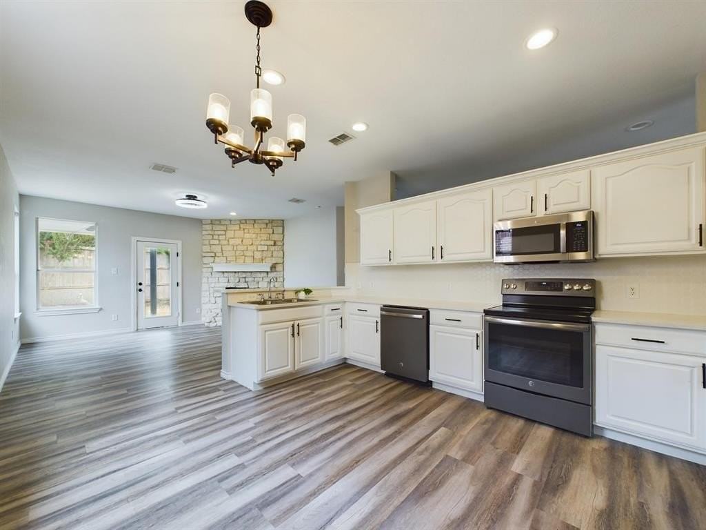 417 Indian Trail Road - Photo 6 of 19