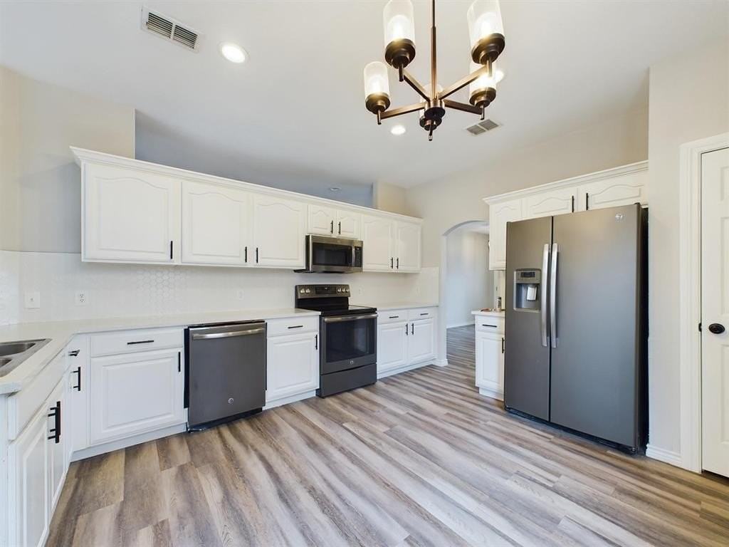 417 Indian Trail Road - Photo 7 of 19