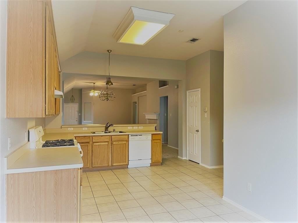 5405 Mohawk Court - Photo 4 of 22