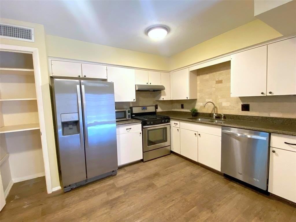 7406 Walling Ln - Photo 6 of 15