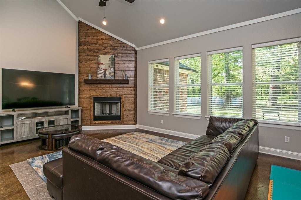 18310 Timber Oaks Drive - Photo 7 of 33