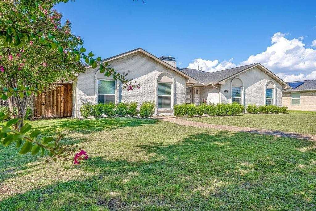 3151 Kinkaid Dr - Photo 2 of 40