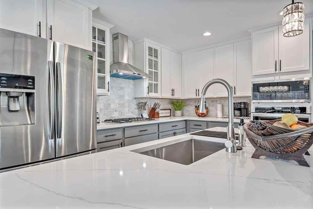 3151 Kinkaid Dr - Photo 3 of 40