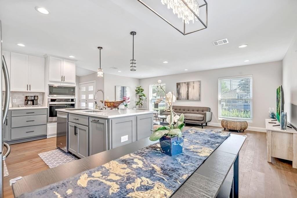 3151 Kinkaid Dr - Photo 6 of 40