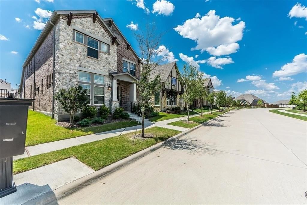 6816 Royal Liverpool Dr - Photo 2 of 35