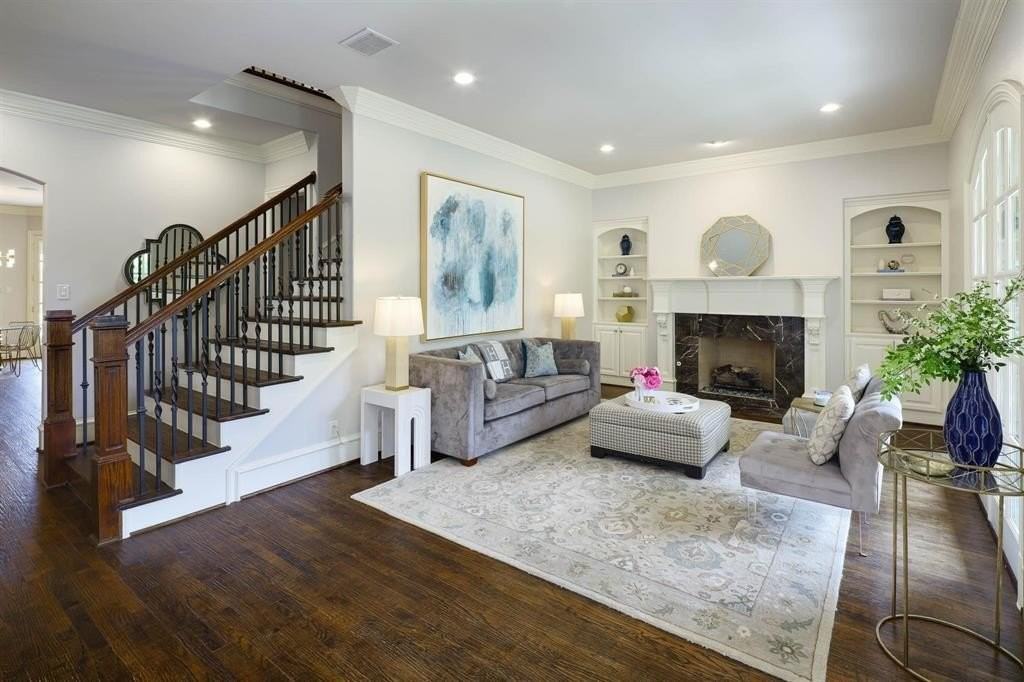 2900 Amherst Ave - Photo 6 of 27