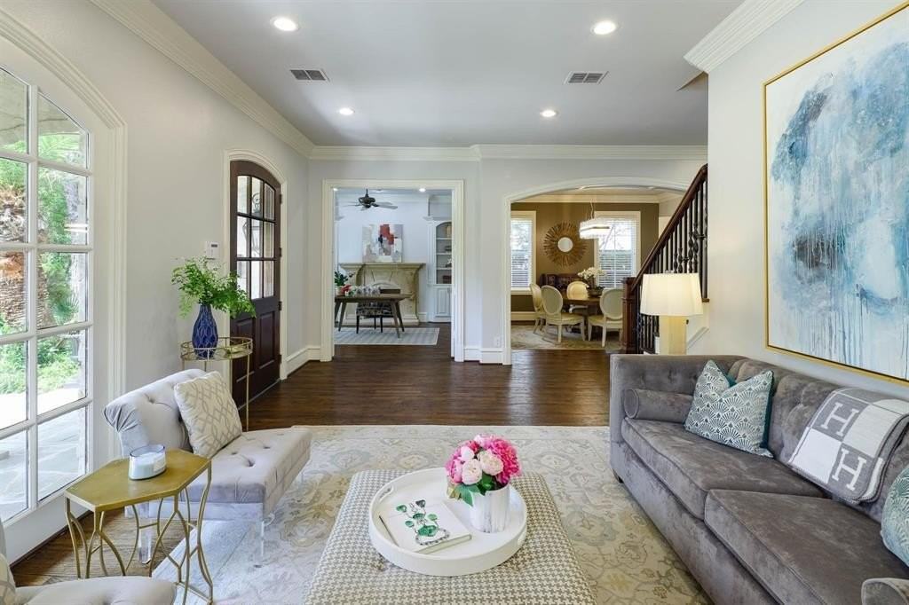 2900 Amherst Ave - Photo 7 of 27