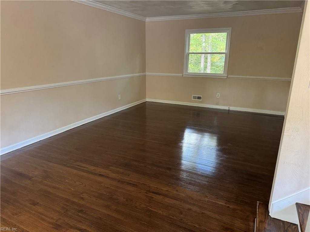 219 Oxford Rd - Photo 2 of 28