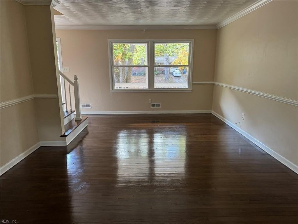 219 Oxford Rd - Photo 3 of 28