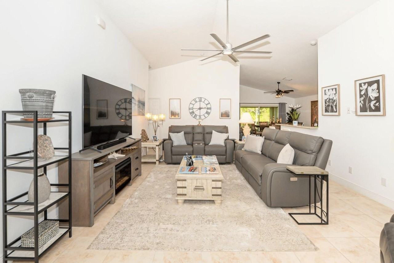 9756 Palm Breezes Drive - Photo 7 of 43