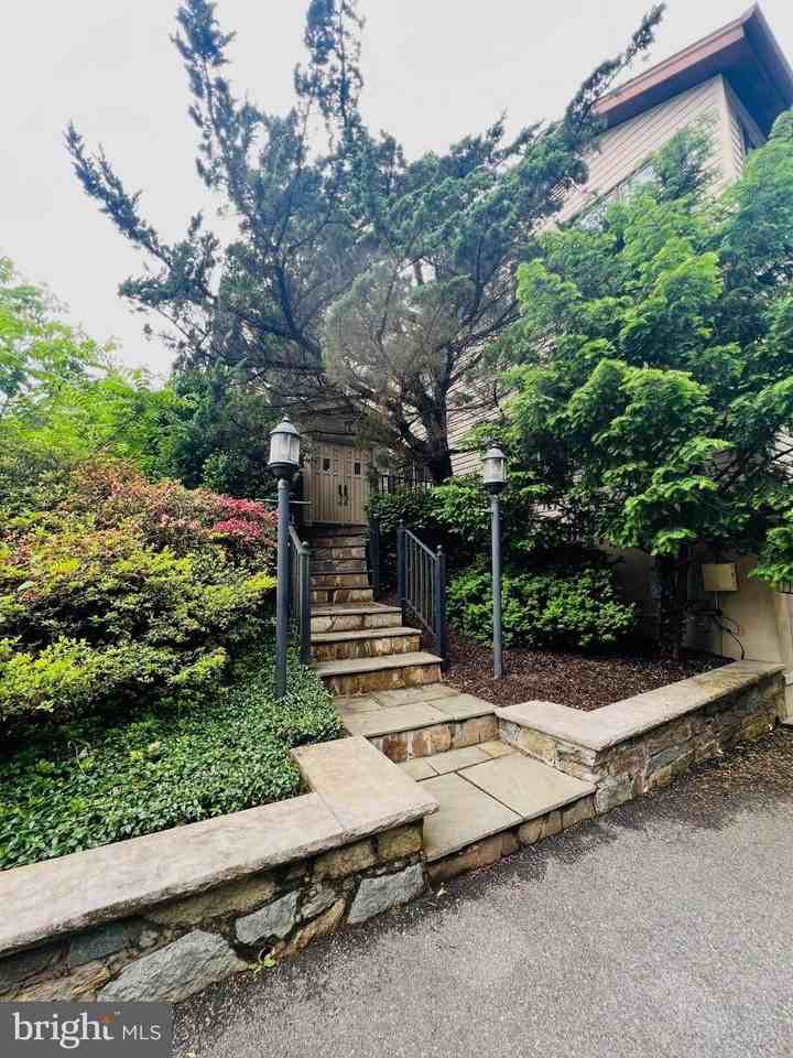 15729 Holly Grove Rd - Photo 3 of 50