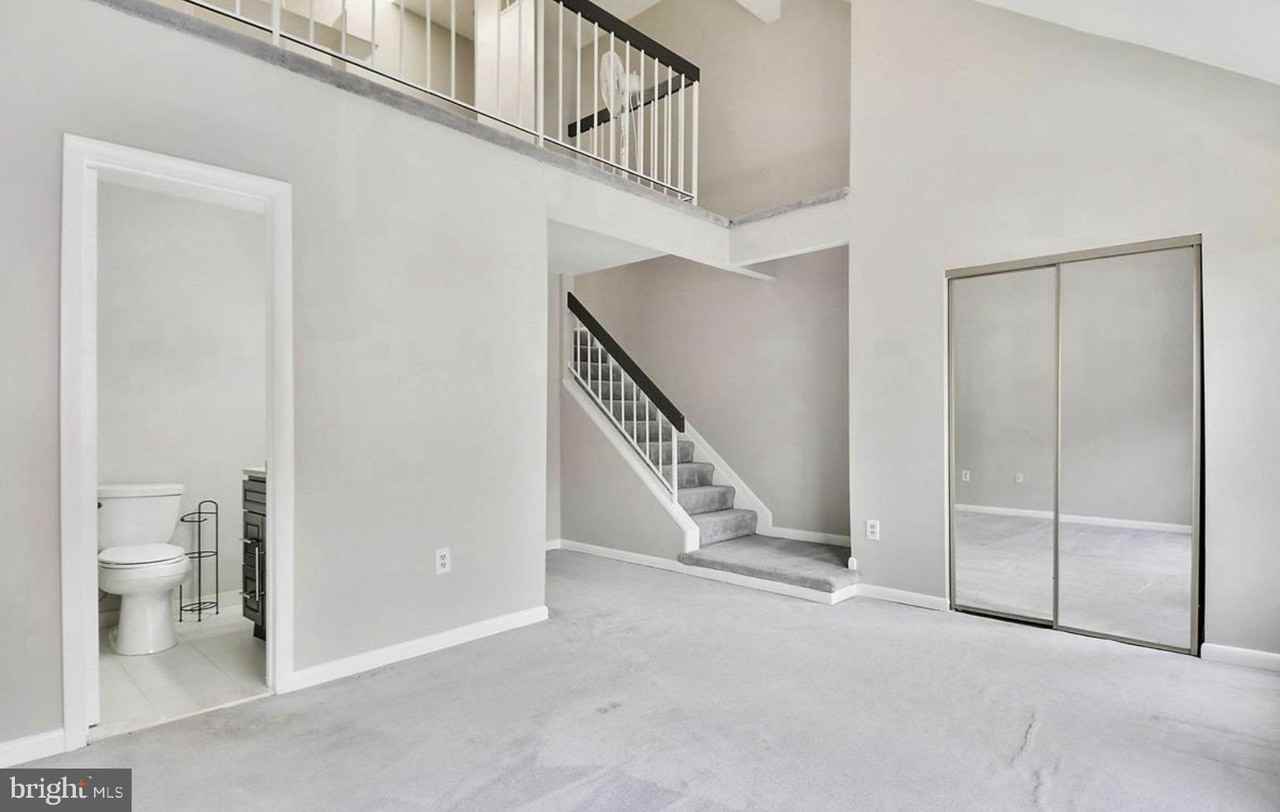 5153 King Charles Way - Photo 2 of 29