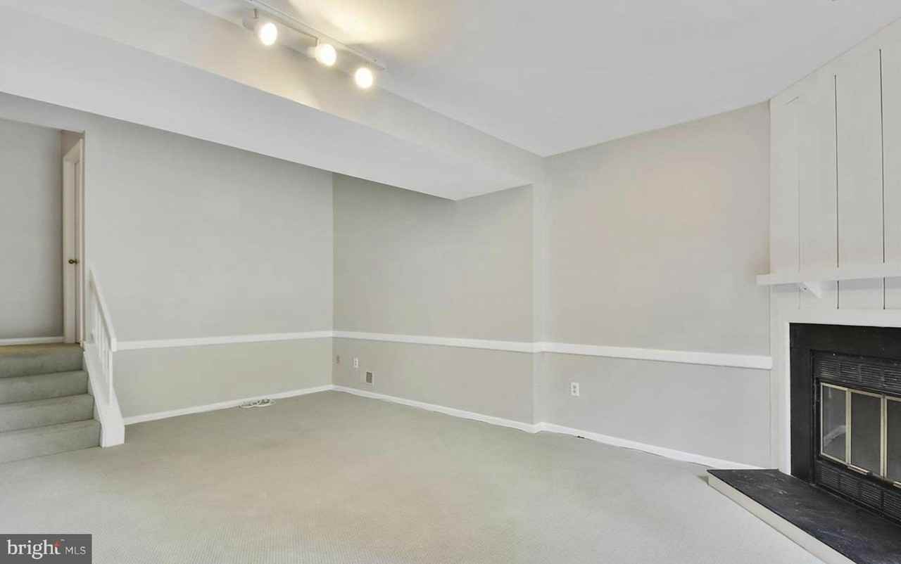 5153 King Charles Way - Photo 5 of 29