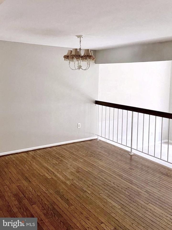 5153 King Charles Way - Photo 6 of 29