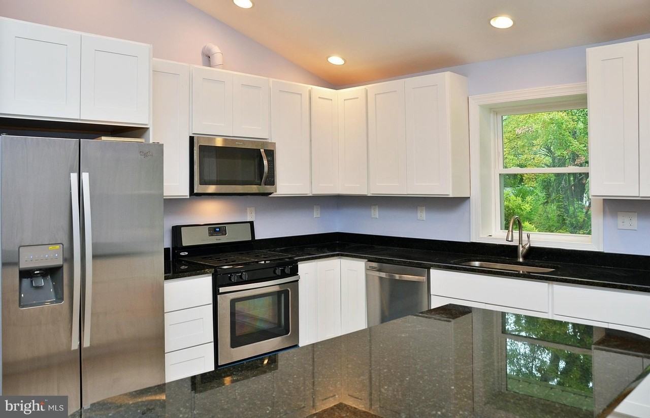 9710 Holmhurst Rd - Photo 2 of 18