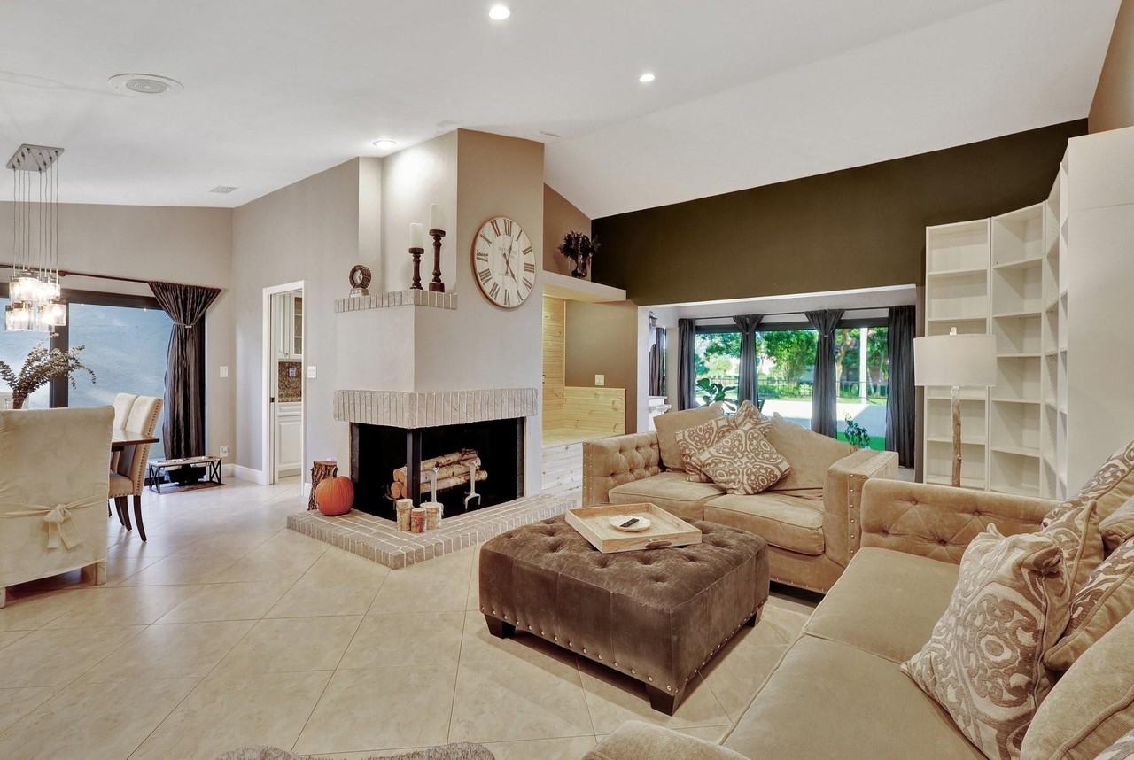 6810 Allegre Ct - Photo 4 of 29