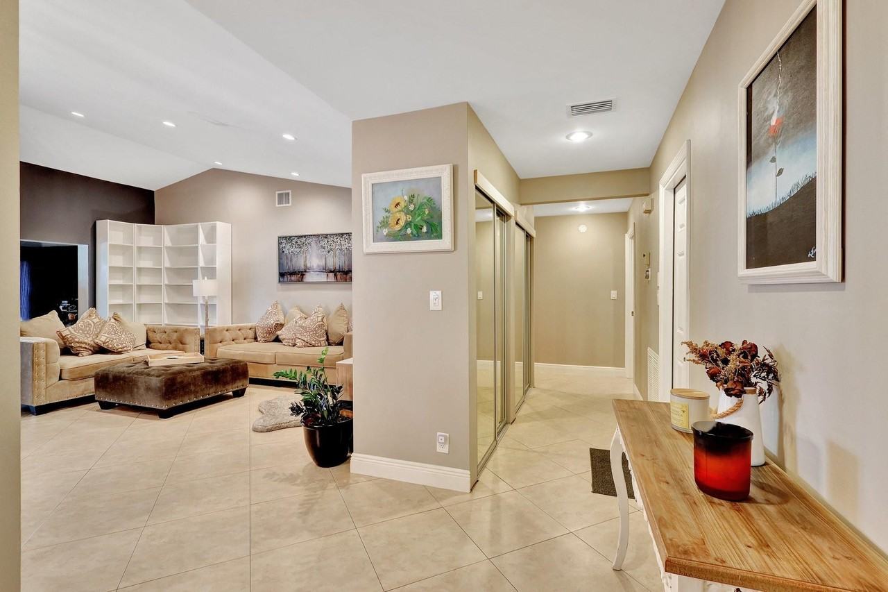 6810 Allegre Ct - Photo 7 of 29