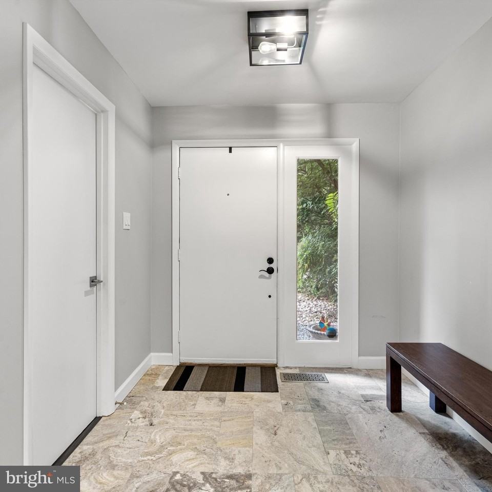 3704 Oak Hill Way - Photo 3 of 48