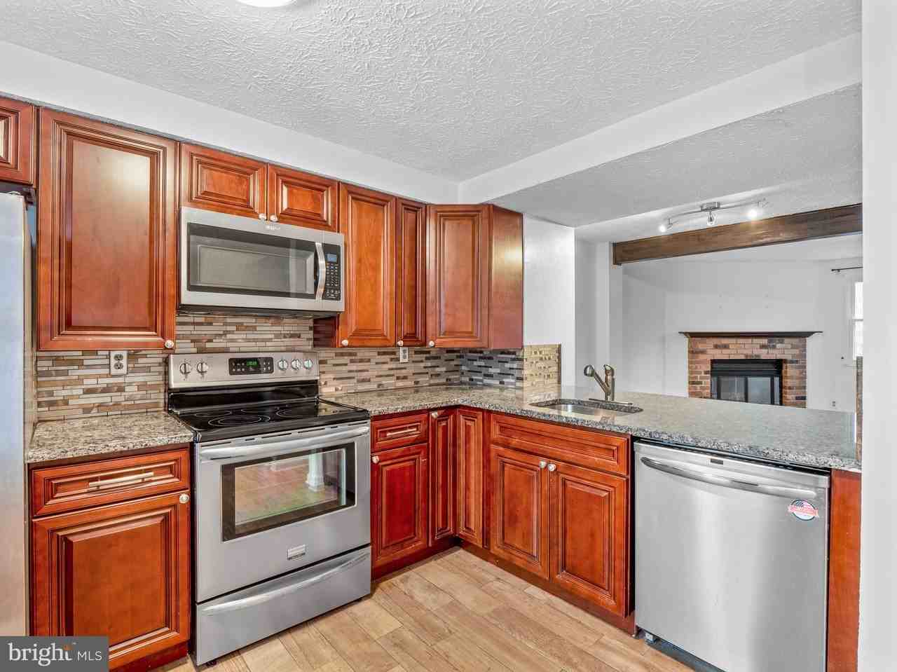 8315 Brookvale Ct - Photo 2 of 24