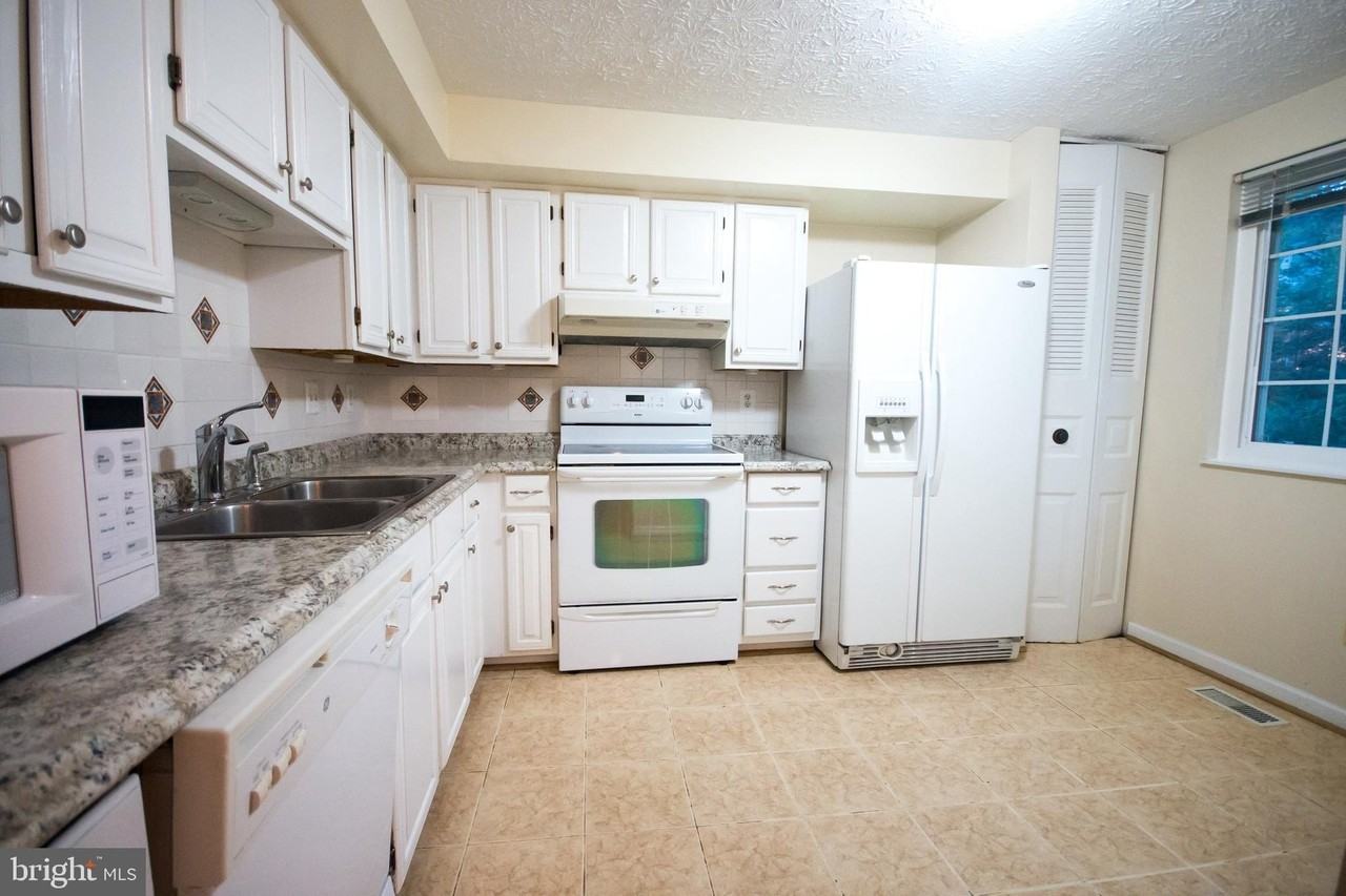 7993 Tyson Oaks Cir - Photo 6 of 25