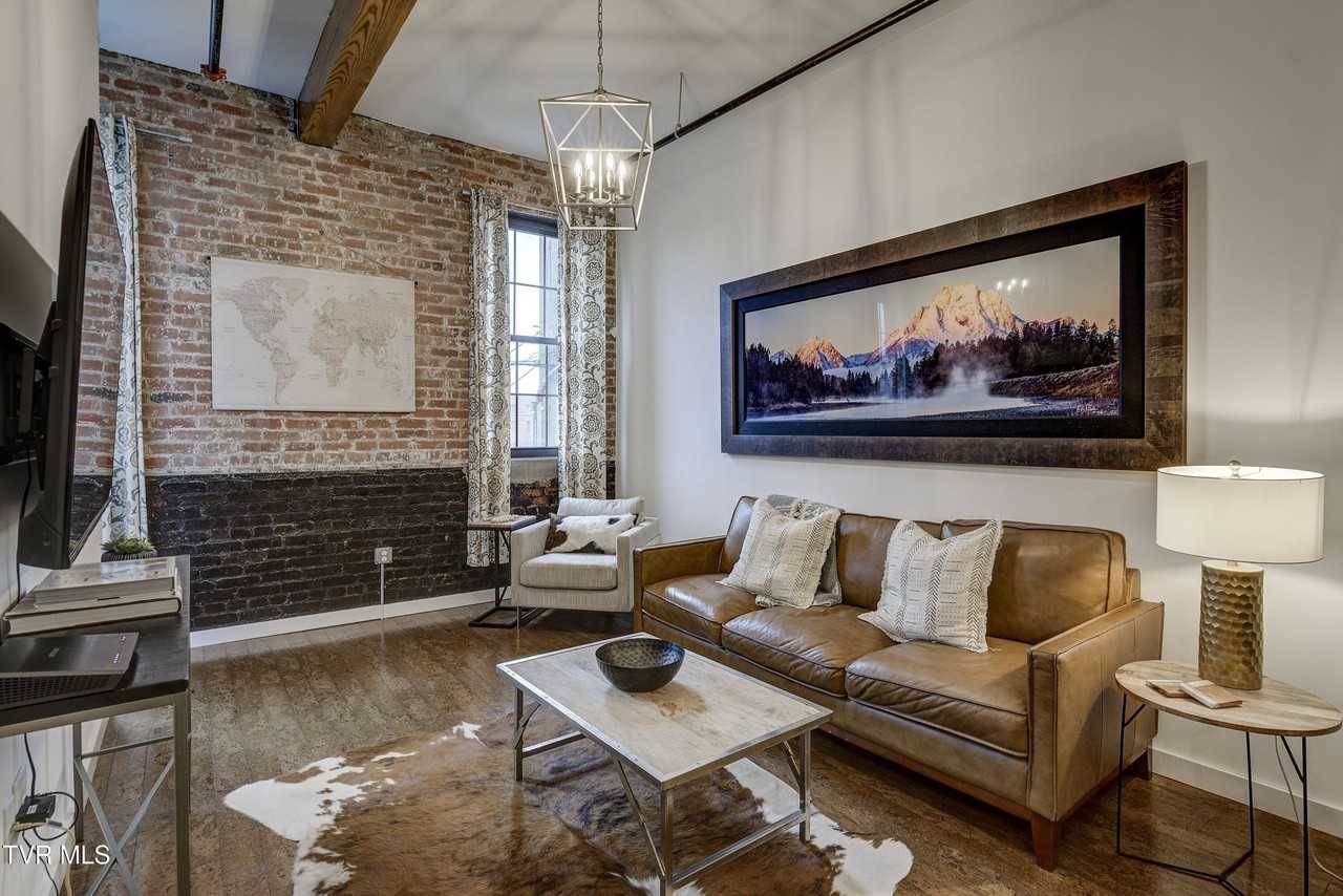 201 8th St Apt 203 #203