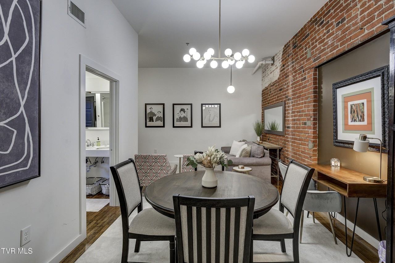 201 8th St Apt 103 #103