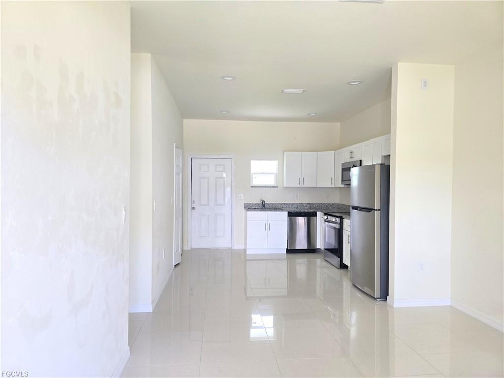 922 Barcelona St E - Photo 4 of 8