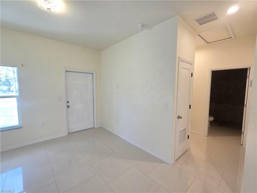 922 Barcelona St E - Photo 6 of 8