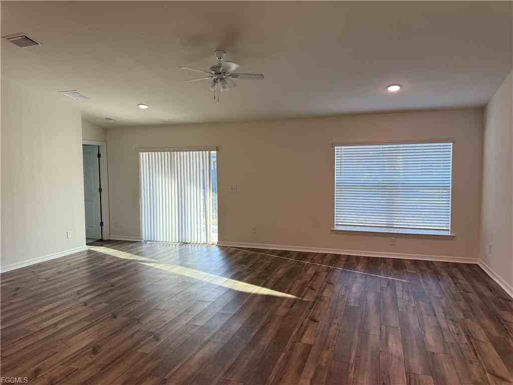 1712 Sw 3rd Ter - Photo 3 of 8