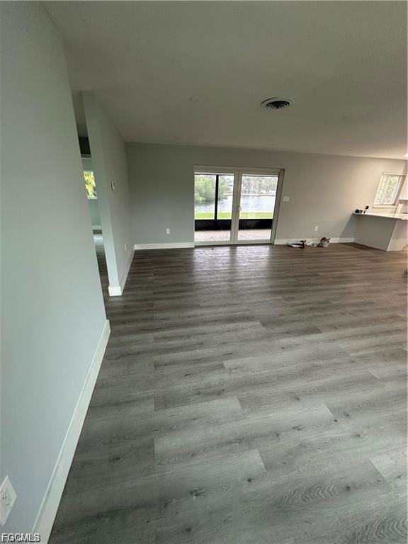 1292 Thompson St - Photo 7 of 8