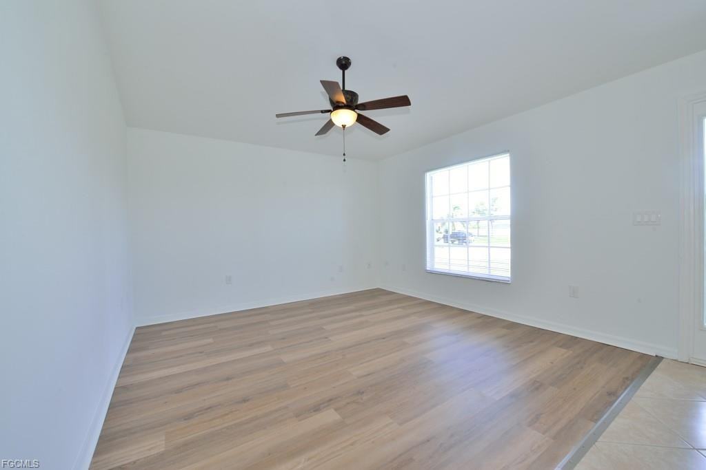 343 Ne 10th St - Photo 2 of 8