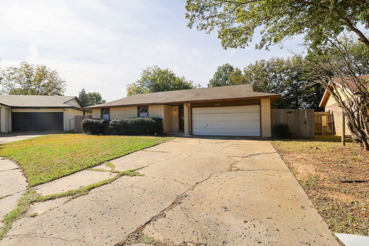 1628 South Sycamore Avenue - Photo 4 of 31