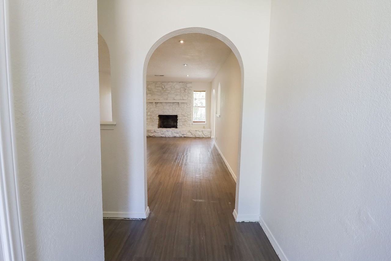 1628 South Sycamore Avenue - Photo 5 of 31