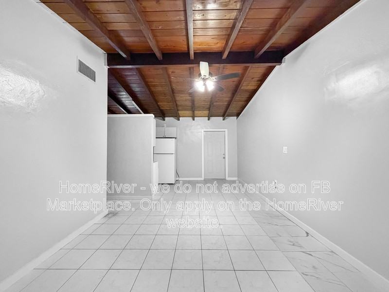 525 Southwest 22nd Terrace - Photo 2 of 19